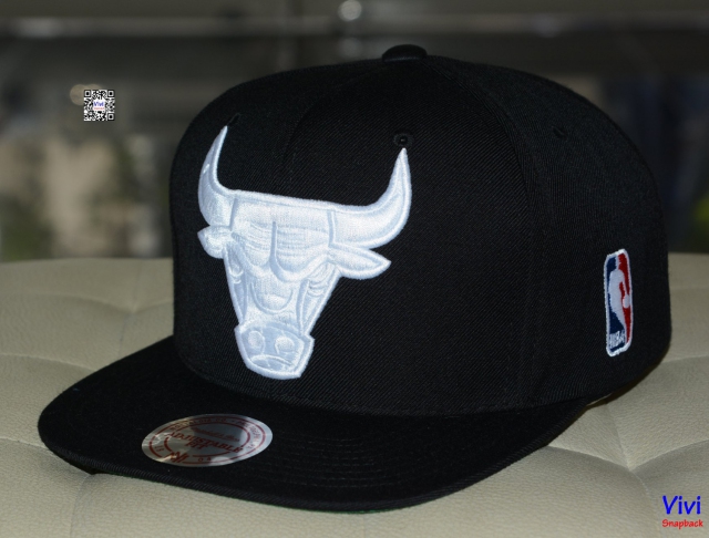 Mitchell & Ness Chicago Bulls Full White Logo NBA Snapback