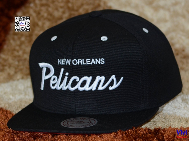 Mitchell & Ness New Orleans Pelicans NBA White Script Snapback Black
