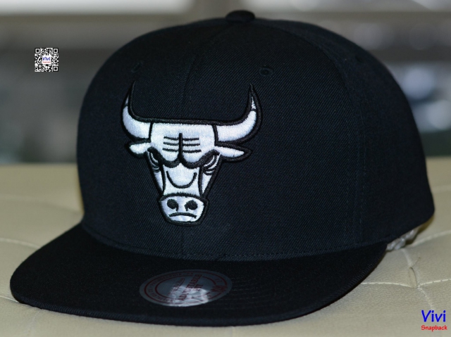 Mitchell & Ness Chicago Bulls Icon Snapback B/White