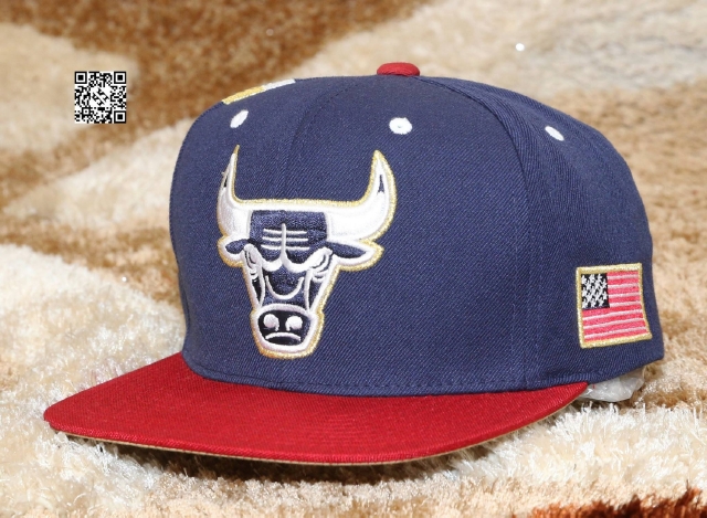 Mitchell & Ness Chicago Bulls logo Snapback N/R