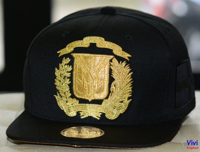 Mitchell & Ness Dominican Republic Country Flag Team Gold Snappack Black