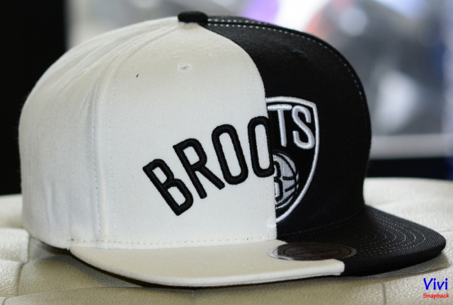 Mitchell & Ness Brooklyn Nets Split 2Tone Snapback White/Black