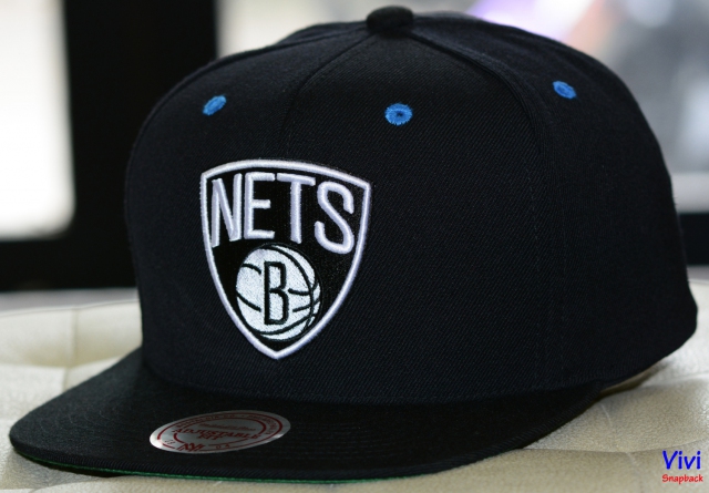 Mitchell & Ness Brooklyn Nets Team Logo Snapback